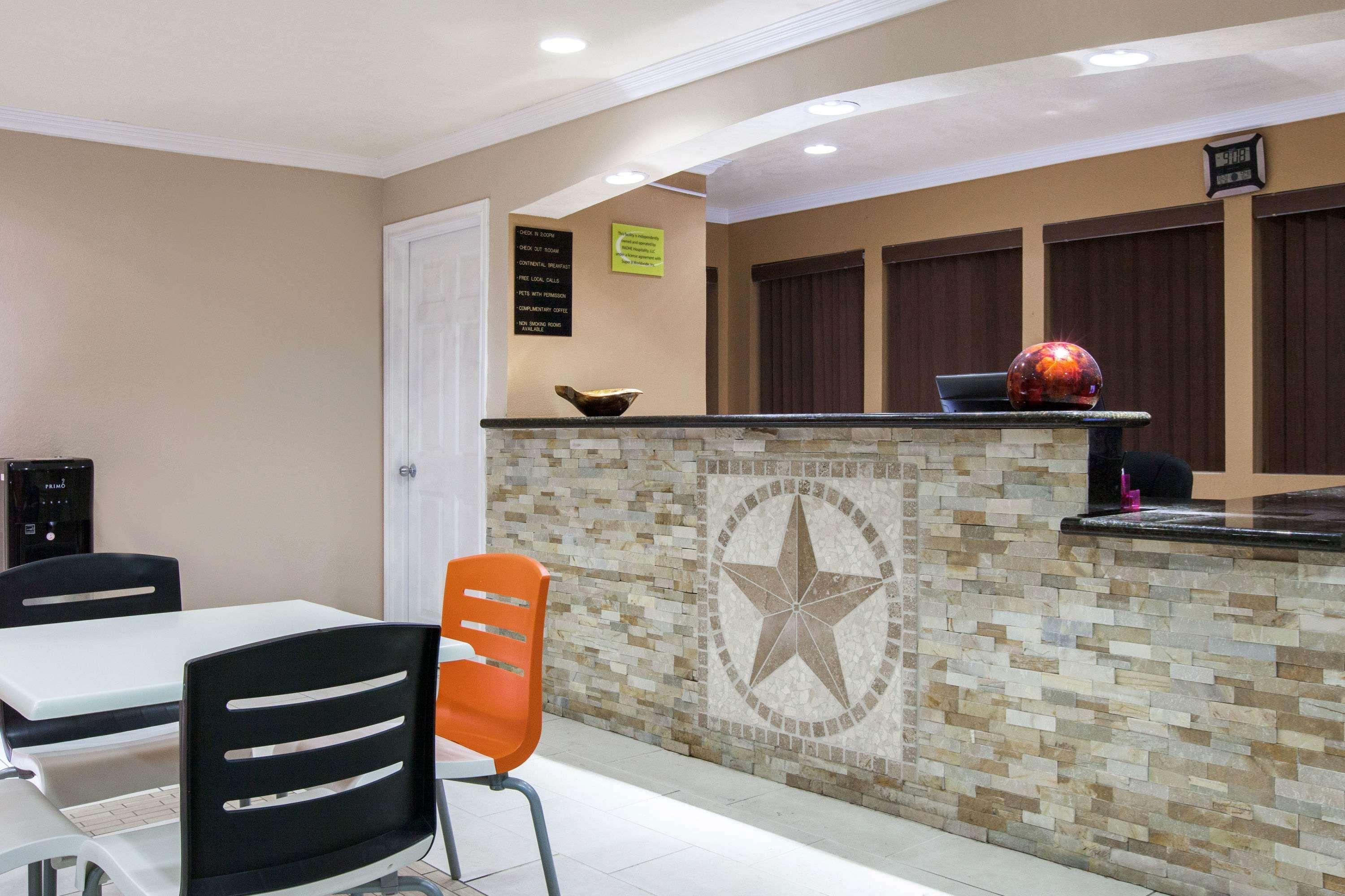 ซูเปอร์ 8 บาย วินด์แฮม เชอร์แมน Motel ภายนอก รูปภาพ
